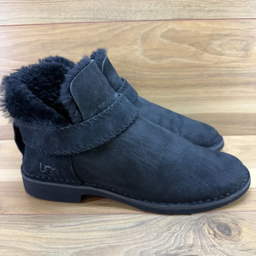 UGG Mckay Suede Ankle Boot 10 Black Shearling Fur Lined Slip On Cozy Fall Winter